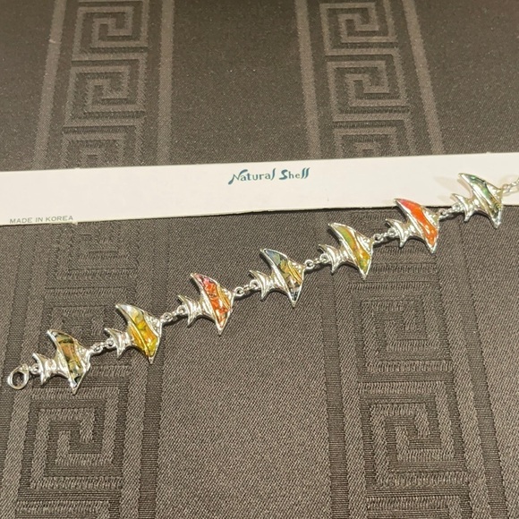 👋 3/$15 FASHION JEWELRY FISH BRACELET NWT - Picture 3 of 6